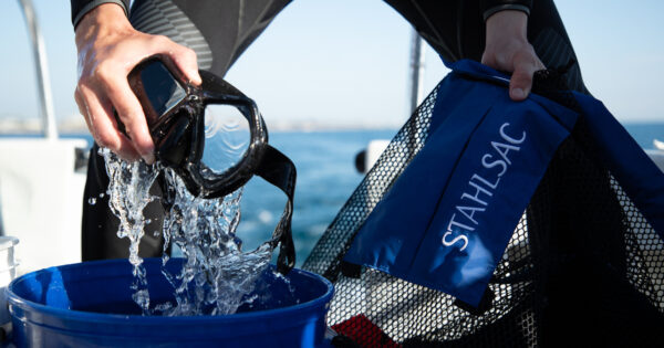 Stahlsac Bonaire Mesh Bag Blue, Lifestyle Image