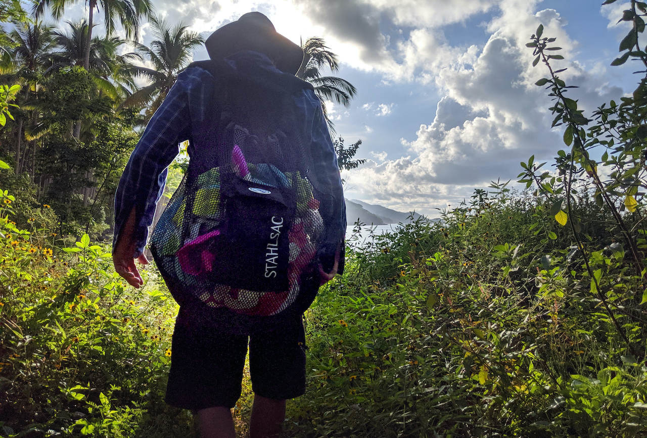 Stahlsac Bonaire Mesh Backpack Black, Lifestyle Image